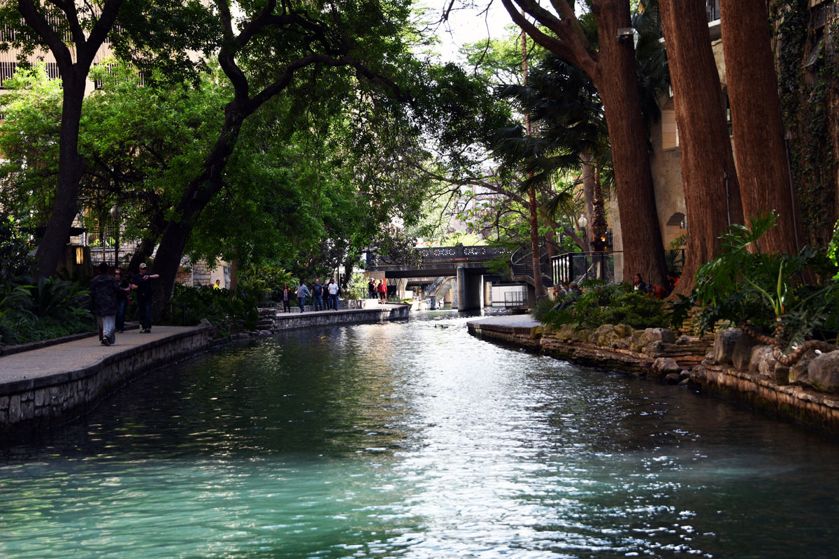 157 The San Antonio Riverwalk is lovely.JPG